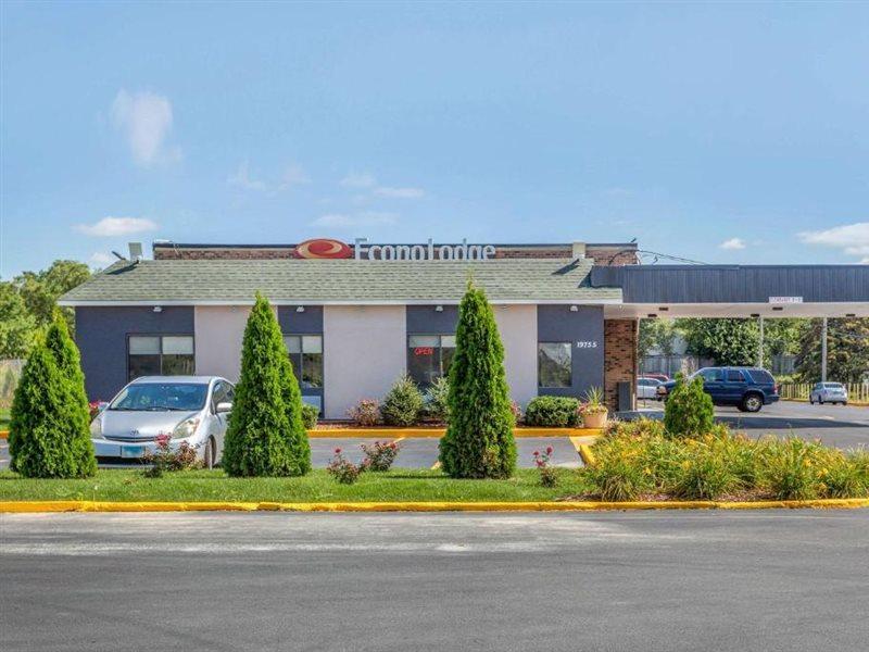 Econo Lodge Shorewood Exterior foto