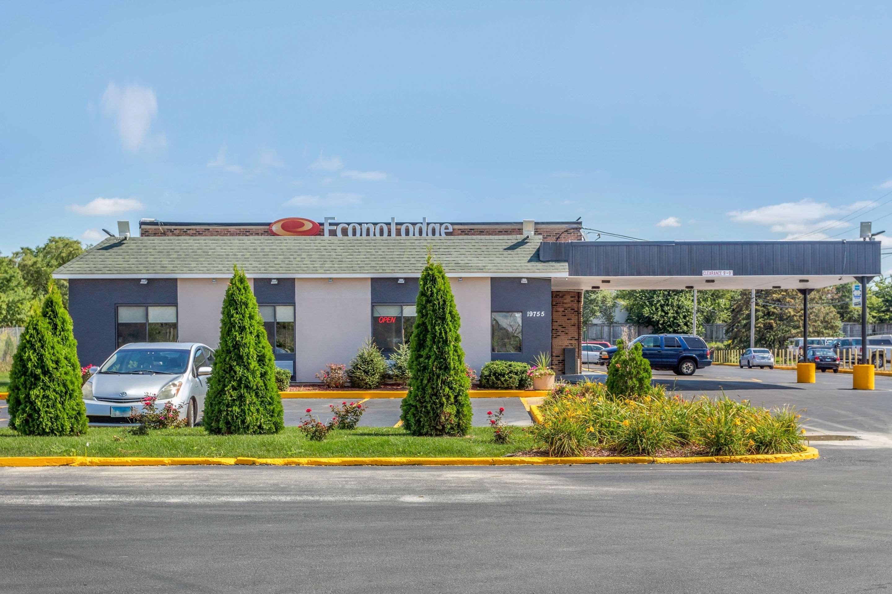 Econo Lodge Shorewood Exterior foto